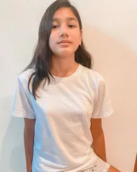 Berusia 12 Tahun, 8 Potret Naima Malika Anak Semata Wayang Nova Eliza - Nggak Kalah Memesona dari Sang Mama