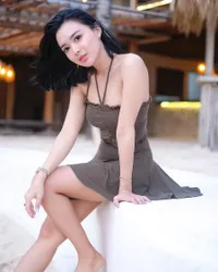 Berusia 30 Tahun dan Ingin Segera Punya Anak, Ini 7 Potret Wika Salim yang Ternyata Baru Putus dengan Perwira Polisi - Pasrah Kini Nggak Punya Pacar