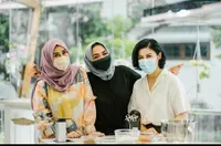 Besan Rasa Sahabat, 10 Potret Kompak dan Dekatnya Amy Qanita dan Rieta Amilia