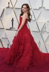 Best Dress Oscar 2019, Lady Gaga Tetap Bersinar dengan Gaun Hitam