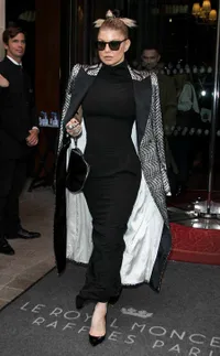 Best Dressed of The Week: Victoria Beckham - Gigi Hadid Stunning
