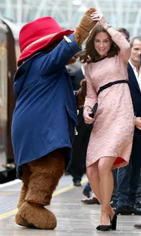 Best Dressed: Style Bumil Kate Middleton - Cantiknya Kaia Gerber