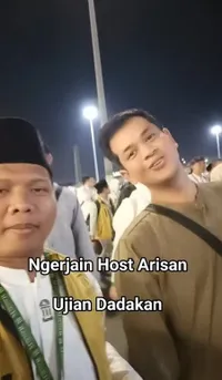 Biasa Kasih Kuis, Potret Surya Insomnia Dapat 'Balasan' Ketika Beribadah Haji di Tanah Suci - Bikin Ngakak