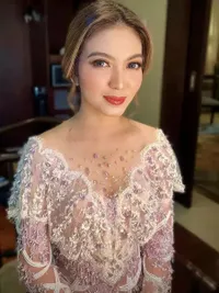 Biasa Kenakan Riasan Tipis, Ini 9 Potret Selvi Ananda Tampil dengan Make Up Flawless - Pesona Cantiknya Bikin Pangling