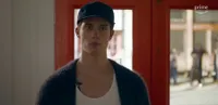 Biasa Memerankan Peran Pangeran, 8 Potret Tampan Nicholas Galitzine Lawan Main Anne Hathway di Film THE IDEA OF YOU 