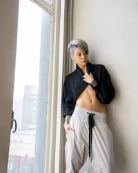 Biasa Pakai Baju Tertutup, Intip Potret Amber fx Pamer Abs yang Bikin Fans Heboh