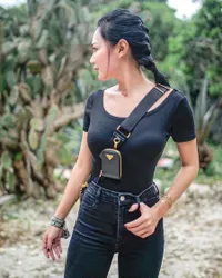Biasa Tampil Girly, 7 Potret Hot Wika Salim Dandan Ala Lara Croft dan Kendarai Moge - Pinggang Rampingnya Bikin Salfok