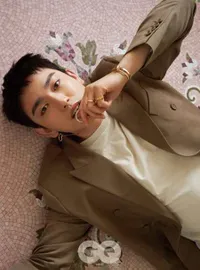 Bicara Soal Karakternya di Drakor 'YUMI'S CELLS 2', Jinyoung GOT7 Pamer Visual Tampan di Majalah GQ Korea