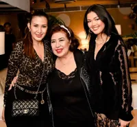 Bikin Bangga Sang Bunda, 8 Potret Queenara Anak Liza Natalia di Acara Proyek Sekolah - Tampilkan Lagu Ciptaan Sendiri