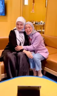 Bikin Fans Heboh, Potret Pertemuan Lesti dan Siti Nurhaliza - Penyanyi Bersuara Merdu Yang Akhirnya Duet Bareng