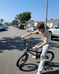 Bikin Fans Meleyot! Berikut Potret Jaehyun NCT 127 Saat Berada di Los Angeles