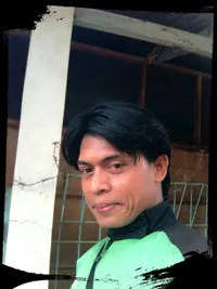 Bikin Heboh, Kang Ojek Online Ini Dibilang Mirip Shahrukh Khan