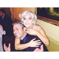 Bikin Iri! Ini Dia Potret Mesra Lady Gaga dan Taylor Kinney