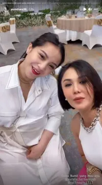 Bikin Netizen Heboh, 7 Potret Manis Pertemuan Yuni Shara dan Nagita Slavina - Mantan Raffi Ahmad dan Istri yang Tetap Akur