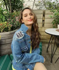 Bikin Netizen Khawatir, Potret Terbaru Cinta Laura Dalam Balutan Bikini Yang Dicap Terlalu Kurus