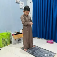 Bikin Ngakak, Ini Potret Tingkah Kocak Adam Anak Teuku WIsnu dan Shireen Sungkar yang Gak Kalah Receh Dari Bapaknya