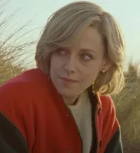 Bikin Pangling, 8 Foto Kristen Stewart Sebagai Lady Diana di Film 'SPENCER'