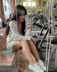 Bikin Pangling! Ini 9 Potret Terbaru Clara Gopa Duo Semangka yang Semakin Langsing - Dagu Lancipnya Jadi Sorotan