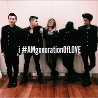 Bikin Penasaran! Saat Agnez Mo Pose Kece Bareng Para Cowok Tampan