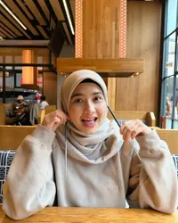 Bikin Warganet Heboh, Ini 13 Selebriti Tanah Air yang Namanya Pernah Dikaitkan Kasus Korupsi Pejabat - Terbaru Ada Celine Evangelista!