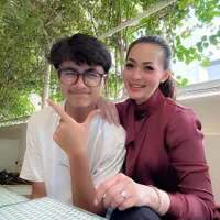 Bintang Pratama Anak Hengky Kurniawan Dikado Mobil Oleh Christy Jusung