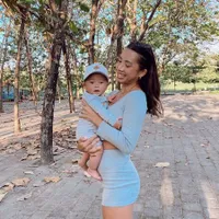 Blesteran Belanda dan Punya Mata Indah, 8 Potret Kiyoji Putra Bungsu Jennifer Bachdim yang Makin Ganteng dan Gemesin
