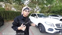 Bongkar Isi Mobil Mewah Boy William untuk 'Nebeng Boy', Sampai Pasang Tiga Kamera!