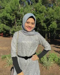 Bu Guru Cantik, Begini 11 Potret Kabar Terbaru Ika D'Academy 2 - Awet Muda dan Makin Memesona