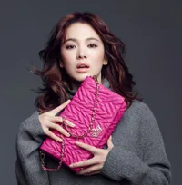 Bukan Hanya Cantik, 14 Seleb Ini Juga Tak Kelihatan Berusia 30-an