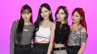 Bukan Kaus Maupun Blus, Sederet Idol K-Pop Cewek Ini Pakai Atasan Kostum dari Item Nyeleneh dan Tak Terduga - Masker Bandana Hingga Sepatu