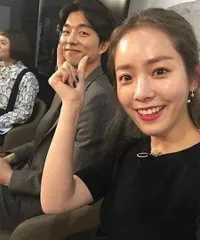 Bukan Pacar, Bintang-Bintang Korea Ini Akrabnya Bikin Fans Baper