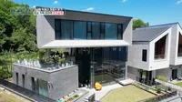 Bukti Cinta pada Keluarga, 10 Potret Rumah Mewah Orangtua Kim Jaejoong yang Dibangun dari Nol - Dilengkapi Sauna Hingga Elevator