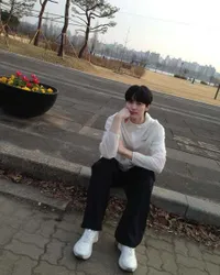 Byeon Woo Seok Sambangi Hutan Hadiah Ulang Tahun dari Fans