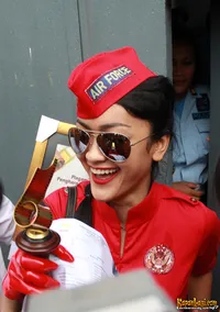 Bebas Dari Penjara - Julia Perez Kenakan Jumpsuit Merah Ketat
