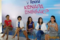Becky Tumewu Kurang Pede di Hongkong Cafe