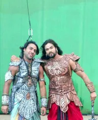 Begini Kelakuan Pemain Mahabharata Kalau Break Syuting