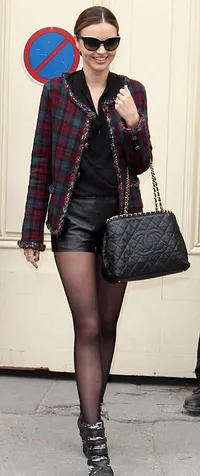 Beragam Gaya Cantik Miranda Kerr di Paris Fashion Week