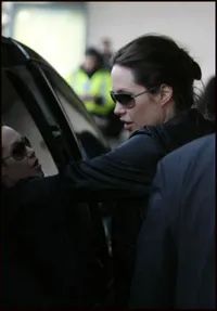 Brad Pitt Dan Angelina Jolie Bandara