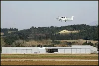 Brad Pitt Terbangkan Pesawat