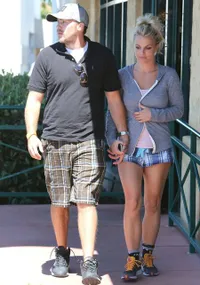 Britney Spears Pakai Piyama Saat Kencan Makan Siang