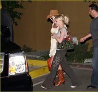 Britney Spears Tampil Di Public