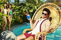 Bruno Mars Jadi Model Pria Ke-10 Majalah Playboy
