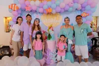 Calon Menantu Kesayangan, 8 Potret Sarah Menzel & Keluarga Azriel Hermansyah -  Akrab dengan Anang dan Ashanty