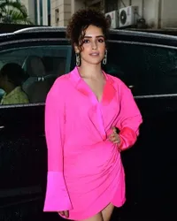 Candid Bollywood of The Week, Akshay Kumar Suapi Adik - Kareena dan Taimur Ngerock