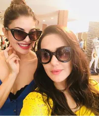 Candid Bollywood of The Week, Ralia Kencan - Priyanka Balik ke AS
