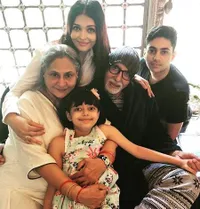 Candid Bollywood of The Week, Sara Cantik - Ranveer Antar Kareena