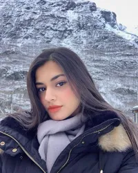 Cantik Bak Artis Bollywood, 8 Potret Kareena Kaur Putri Sambung Bunga Zainal Yang Tak Tersorot - Warisi Darah India Sang Ayah