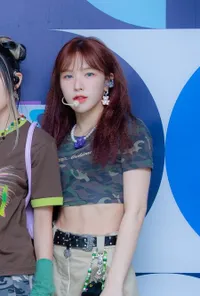 8 Potret Wendy Red Velvet yang Pamer Abs Saat Comeback Stage Lagu 'BIRTHDAY', Cantik Banget!
