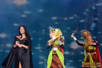 Cantik Berbalut Gaun Hitam Elegan, Pesona Anggun 'Melumpuhkan'!