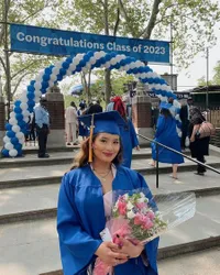Cantik Berkebaya, 8 Potret Wisuda Zahwa Massaid Anak Reza Artamevia di New York - Angelina Sondakh Turut Beri Selamat